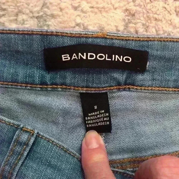 Bandolino Amelia Size 8 Blue Jean Shorts Light Wash Viscose Blend - Picture 2 of 6